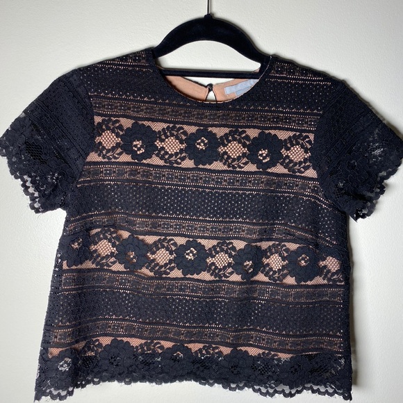 H&M Tops - Lace Cropped Shirt